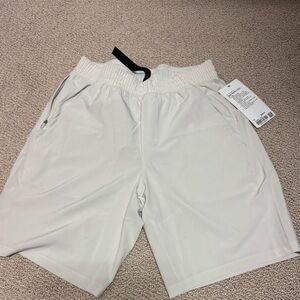 BNWT MENS SIZE M PACE BREAKERS 9” BONE